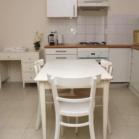 Victor Hugo Cezanne Apartmán *