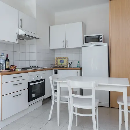 Victor Hugo Cezanne Apartmán *